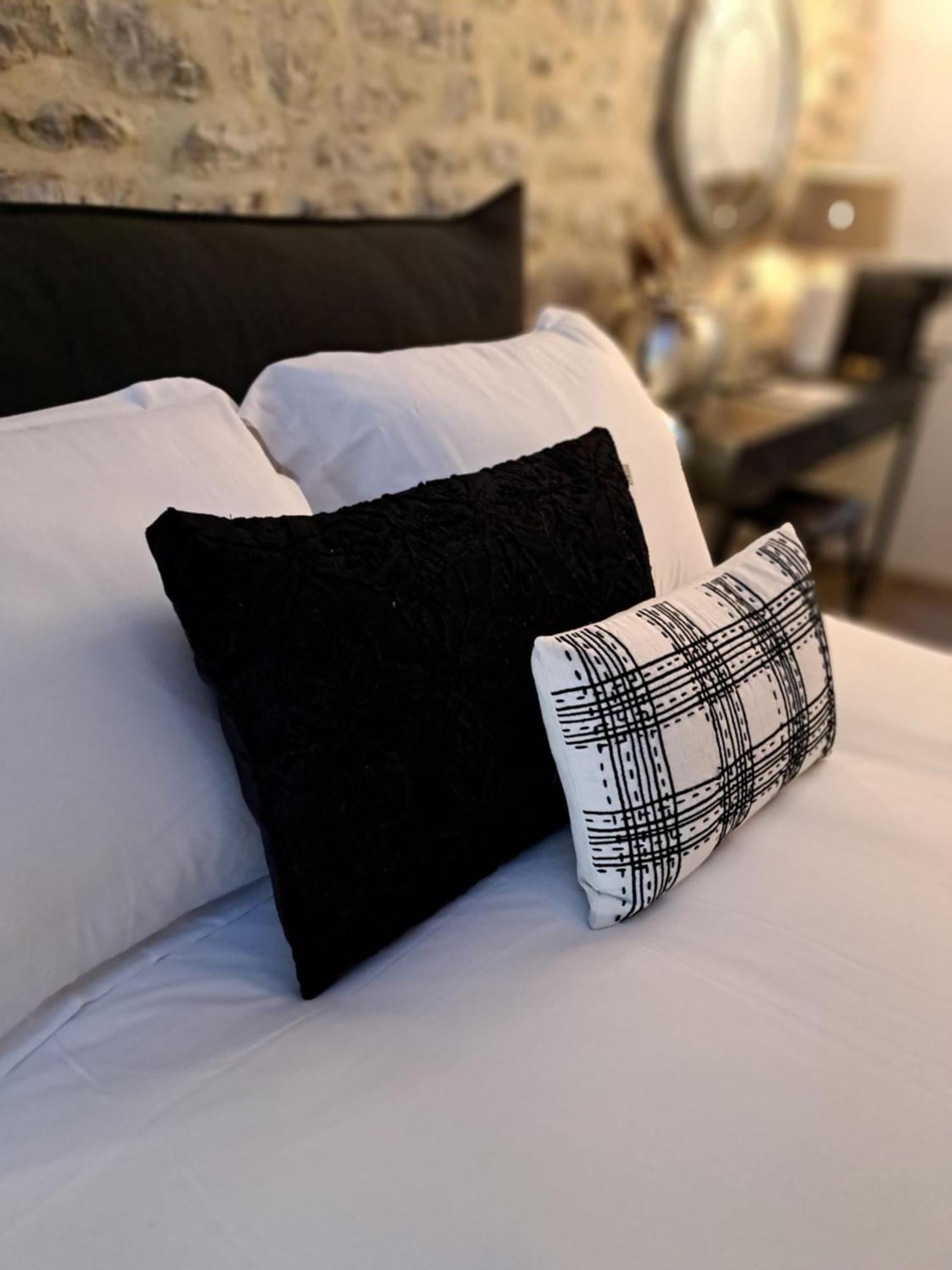 Hotel Le Patio De Sophie Sisteron Δωμάτιο φωτογραφία
