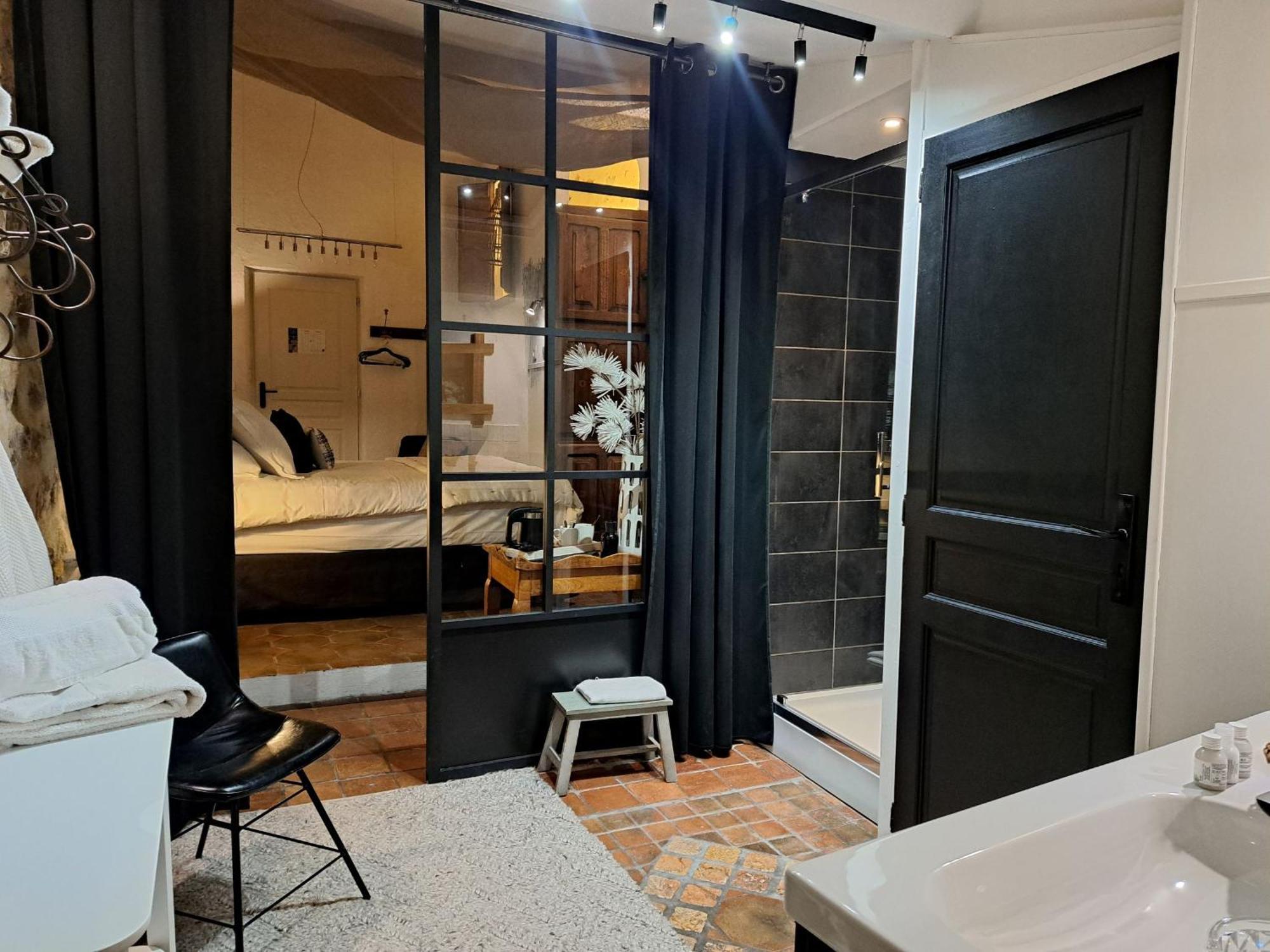 Hotel Le Patio De Sophie Sisteron Δωμάτιο φωτογραφία