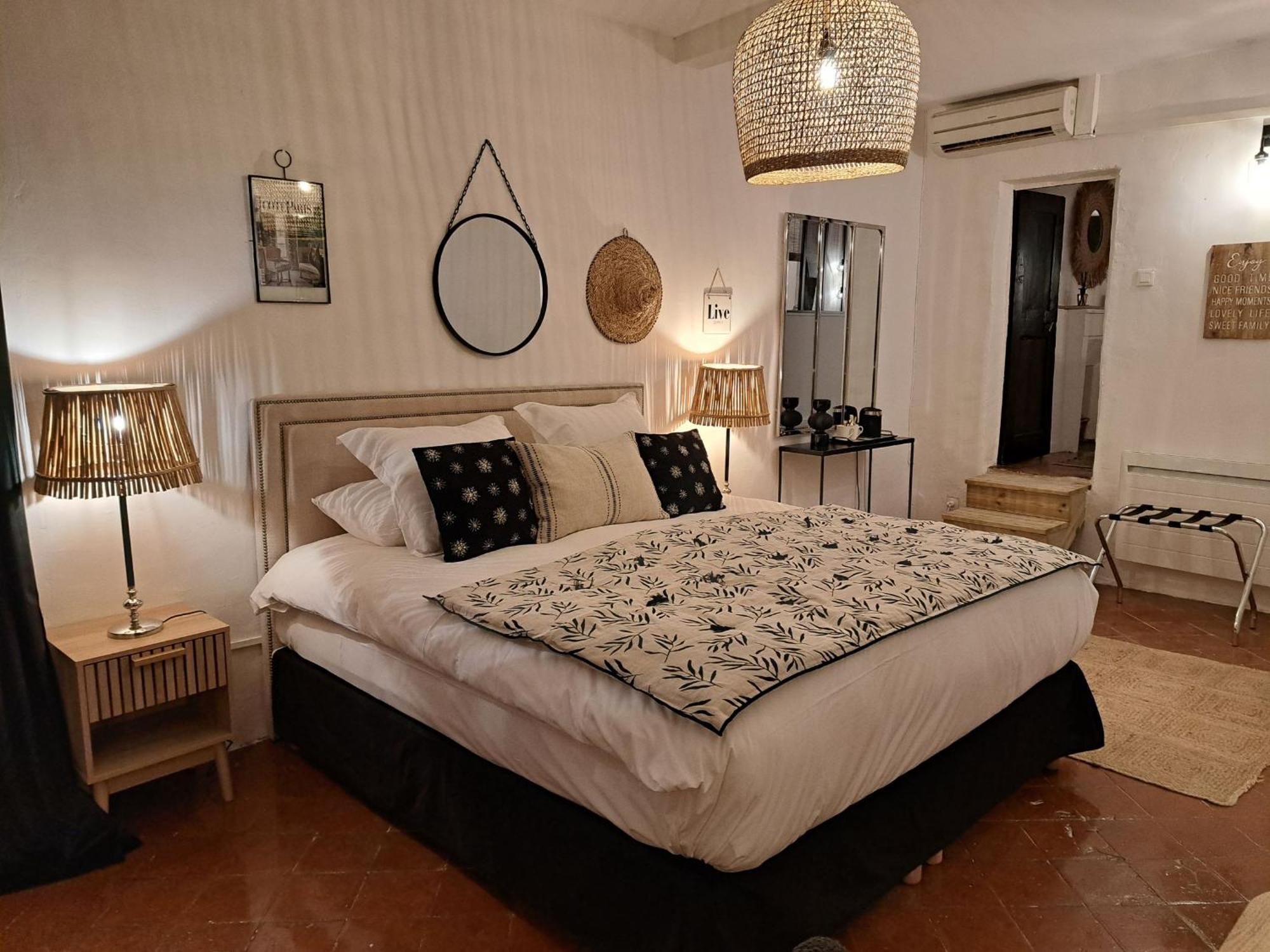 Hotel Le Patio De Sophie Sisteron Δωμάτιο φωτογραφία